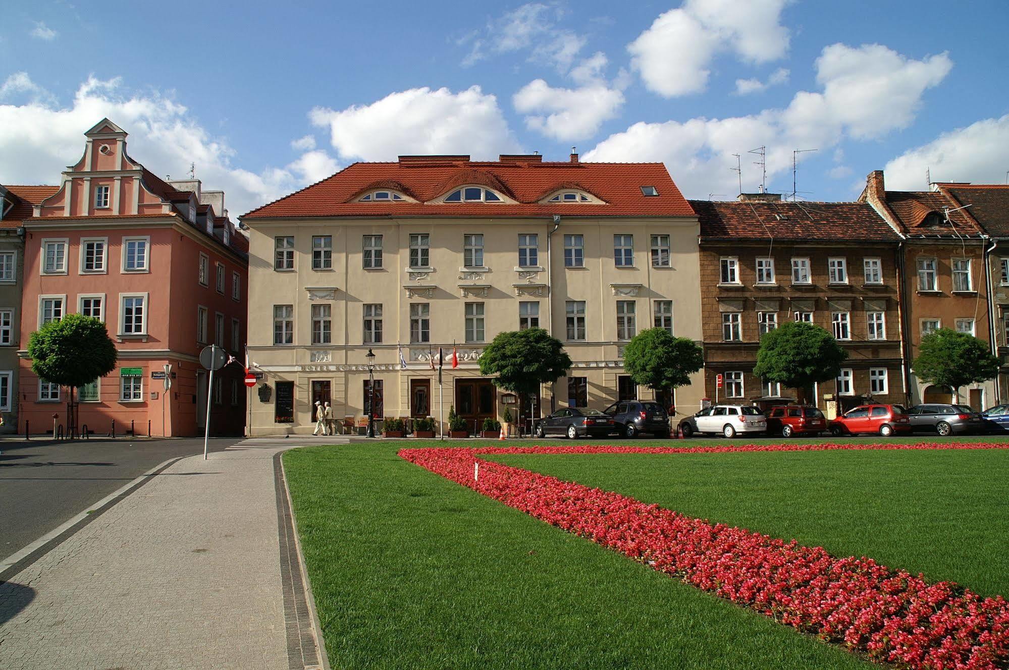 Hotel Kolegiacki Poznań Esterno foto